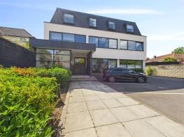 12, Strata House, Batavia Road, Sunbury-on-thames TW16 5DL