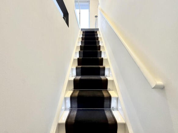 2 bed Apartment for sale Image 11