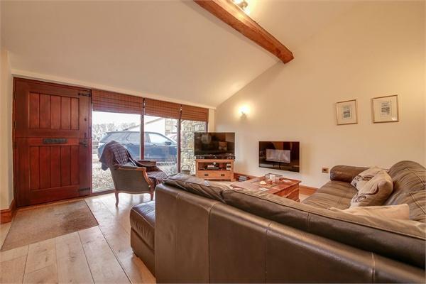 Lounge-Dining Area