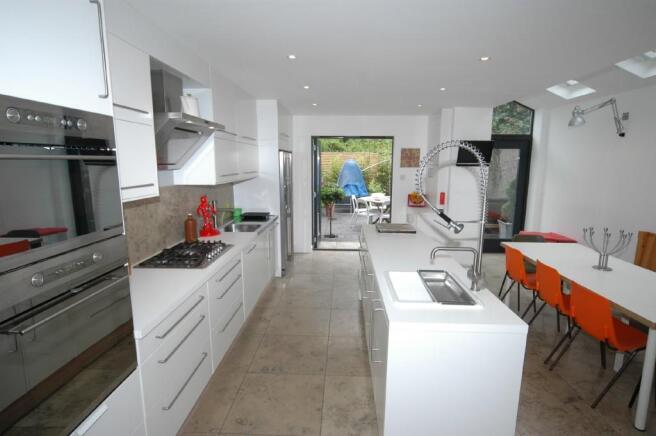 KITCHEN/DINER