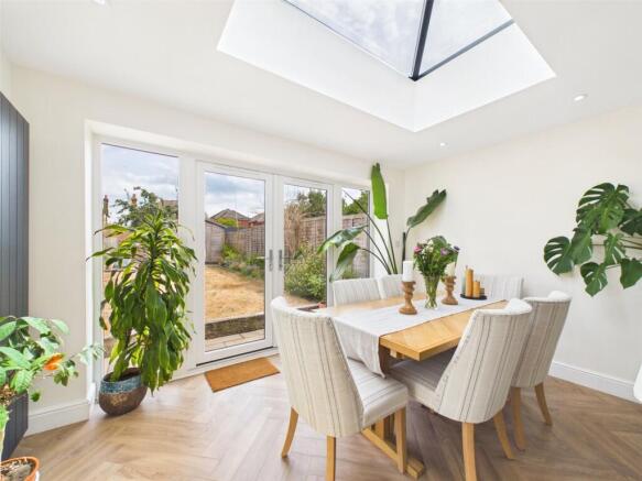 6, Avon Road West, Christchurch, Dorset, BH23 photo 4