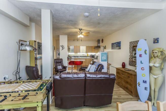 Kitchen/Lounge