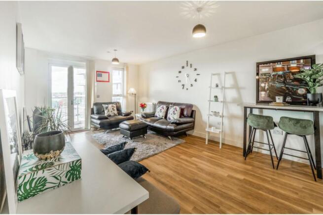 Lounge / Kitchen