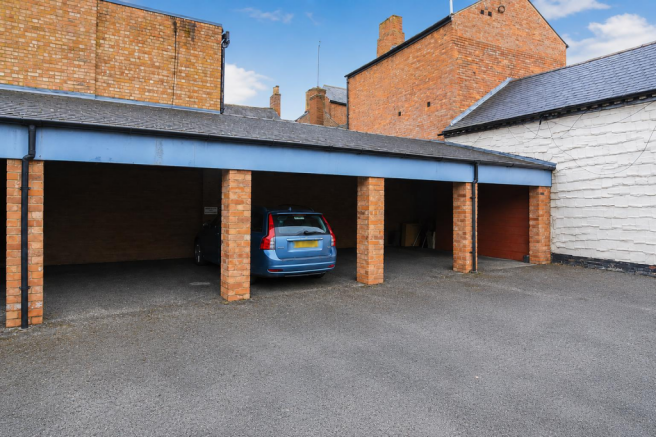 Windsor Court, Rugby photo 4