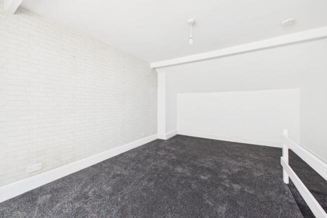 3 bed Terraced to rent Image 10