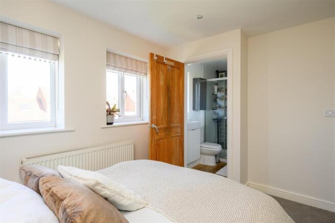 3 bed Detached for sale Image 9