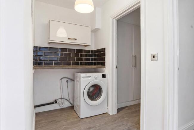 4 bed Terraced for sale Image 8
