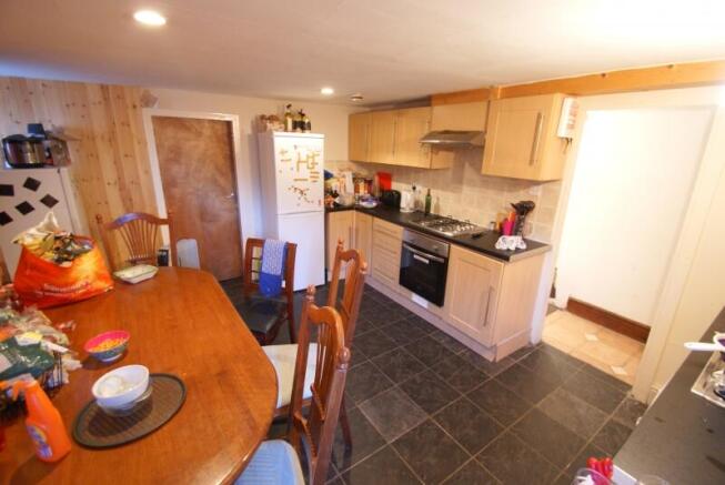 7 bed Terraced to rent Image 4