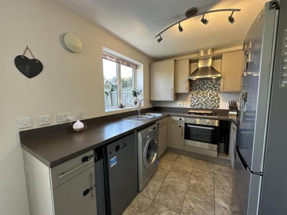 3 bed Semi-Detached for sale Image 12