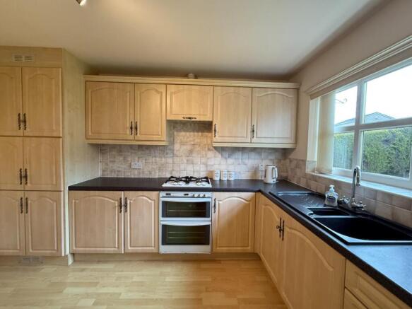 3 bed Detached Bungalow for sale Image 7