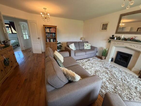 3 bed Detached Bungalow for sale Image 4