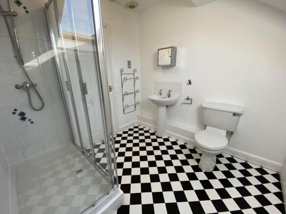 BEDROOM 3 EN SUITE