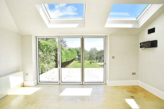 4 bed Semi-Detached for sale Image 7