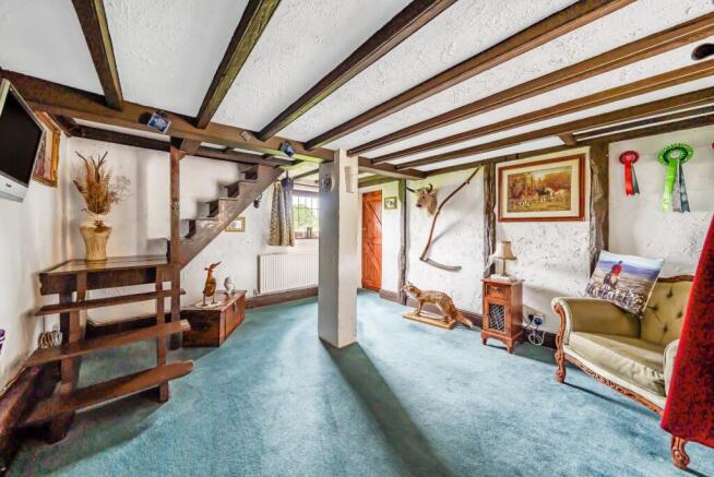 5 bed Detached for sale Image 7