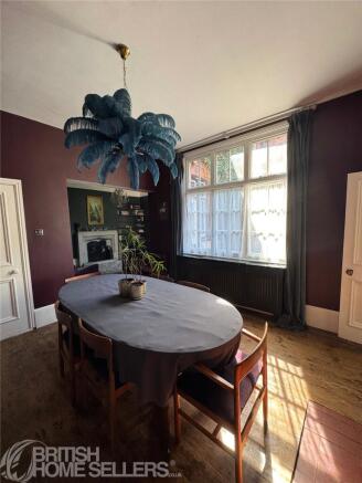 5 bed Terraced for sale Image 7
