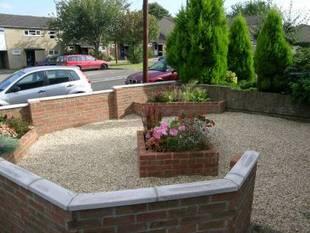 FRONT GARDEN