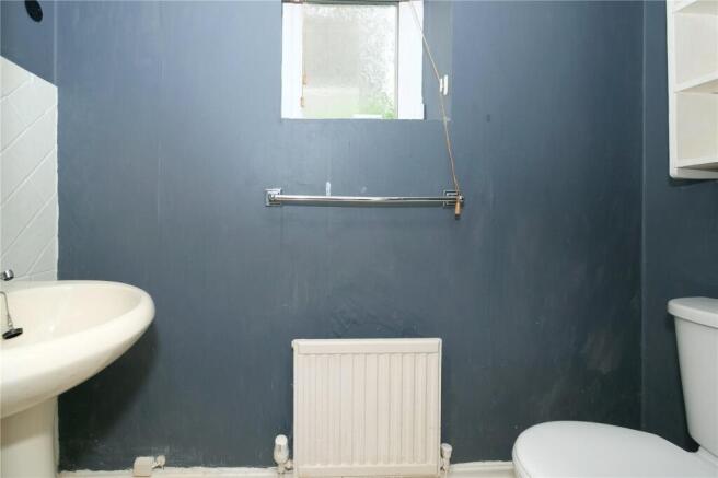4 bed Detached for sale Image 7