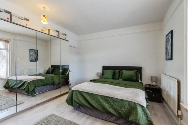 3 bed Terraced for sale Image 6