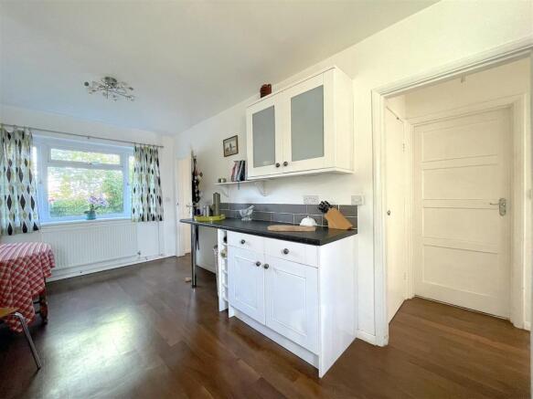 Kitchen:Dining Room (1).jpeg