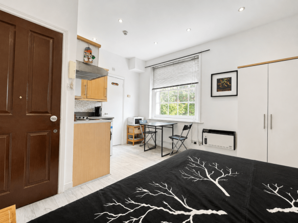 Studio Apartment for rent in E8