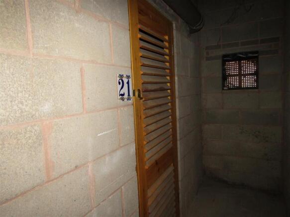 2 bed Apartment for sale Image 9