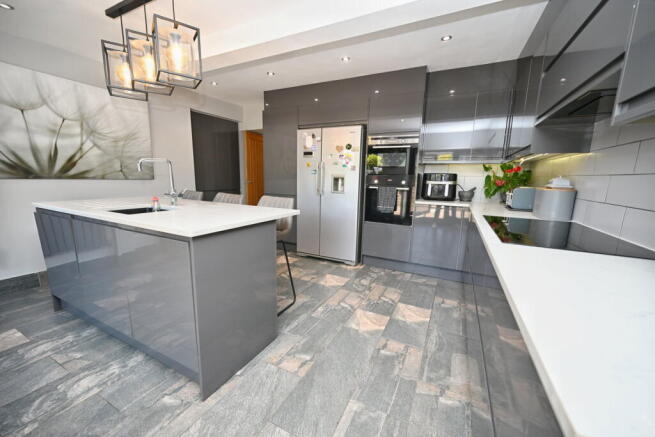 4 bed Cottage for sale Image 9