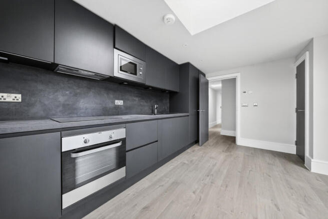 1435105-11-69c3f9...