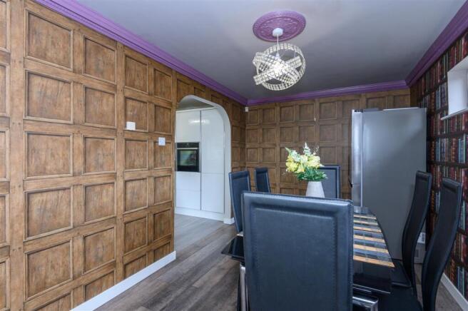 4 bed Detached for sale Image 11