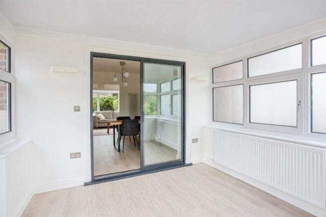 3 bed Semi-Detached for sale Image 11