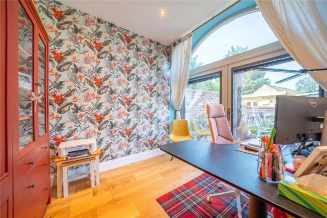 4 bed Terraced for sale Image 5
