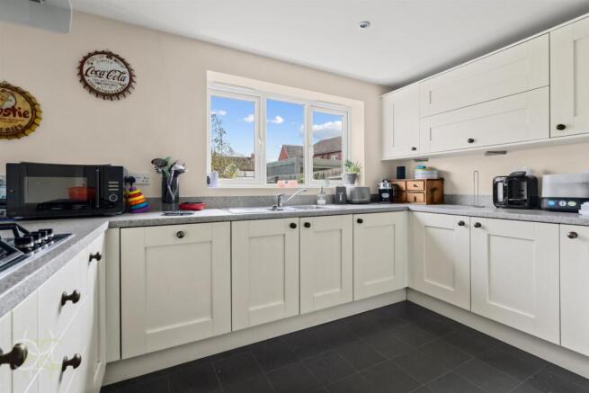 Harding Way, Evesham photo 4