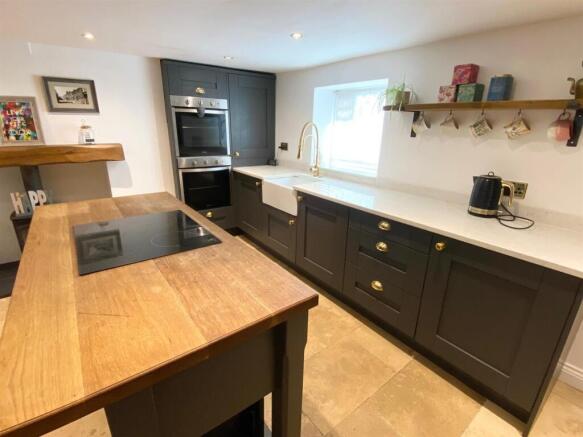 2 bed Terraced for sale Image 5