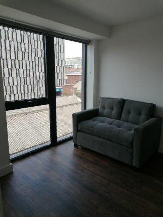 2 bed Flat to rent Image 8