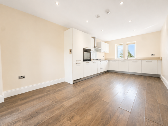 4 bed Semi-Detached for sale Image 5