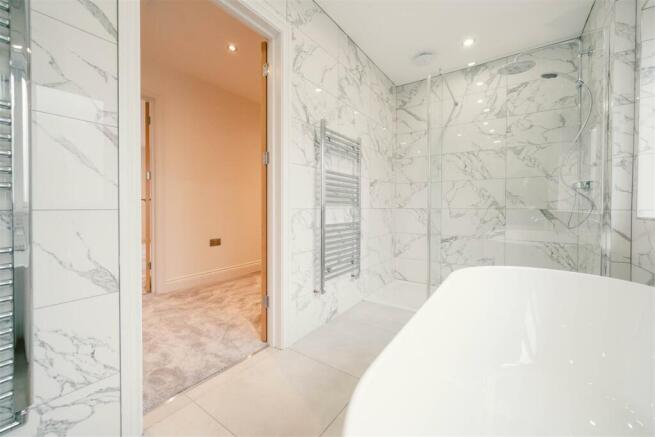 Main Bedroom-7.jpg