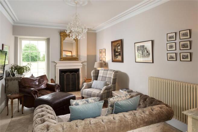 6 bed Detached for sale Image 8