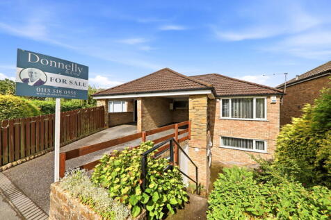 Dale Park Gardens, Cookridge, Leeds, LS16 7PT