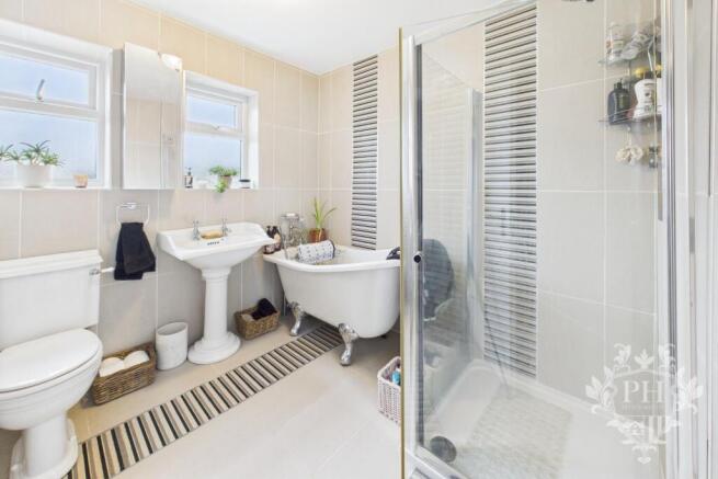 3 bed Semi-Detached for sale Image 10
