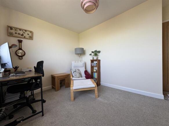 3 bed Semi-Detached Bungalow for sale Image 12