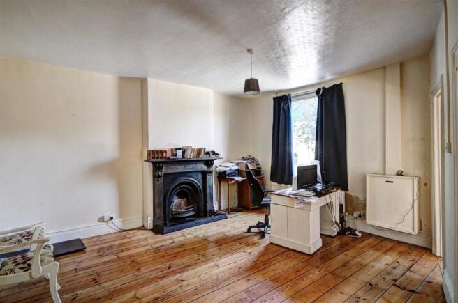 Dining Room: