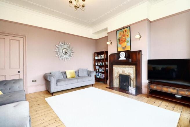 4 bed Semi-Detached for sale Image 8