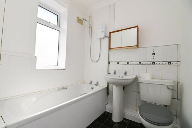 3 bed Semi-Detached for sale Image 6