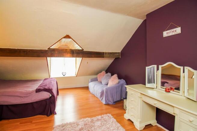 3 bed Terraced for sale Image 12