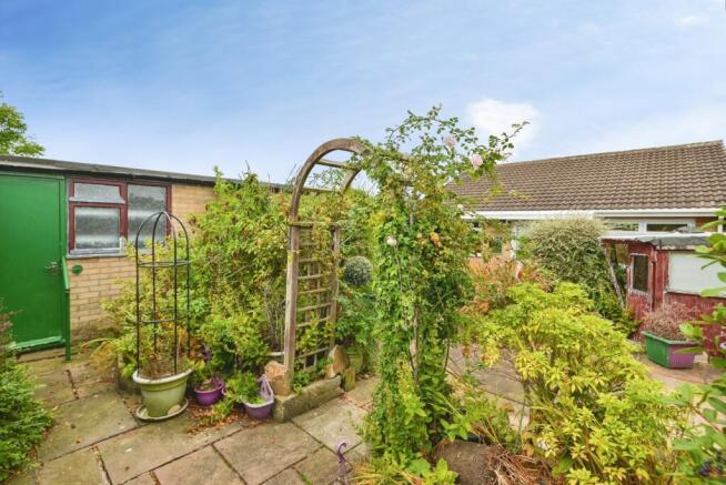 2 bed Bungalow for sale Image 11