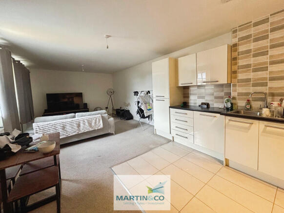 2 bed Apartment for sale Image 4