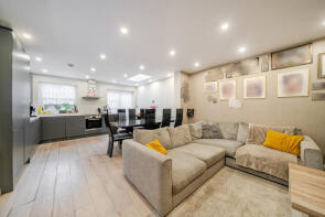 11a, The Greenway, Uxbridge UB8 2PH