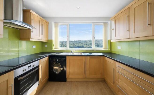 4 bed Detached for sale Image 4