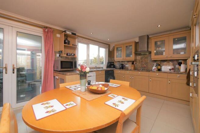KITCHEN/DINER