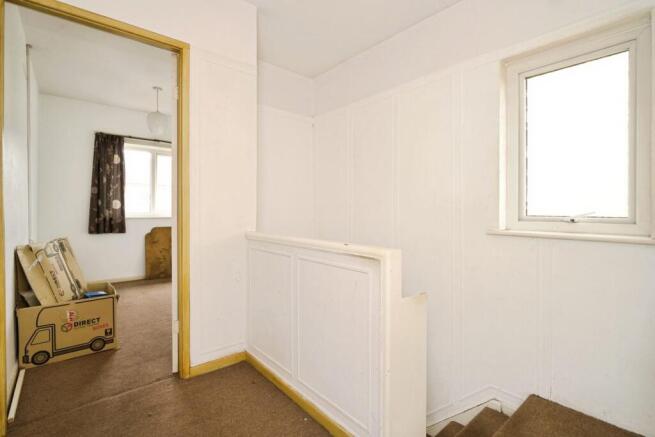 3 bed Semi-Detached for sale Image 8