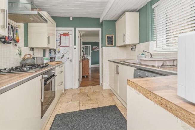4 bed Terraced for sale Image 8